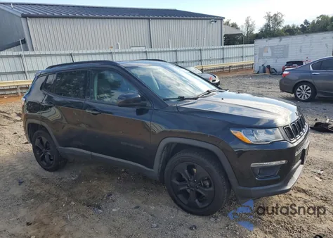 2018 Jeep Compass Latitude из США, поврежденный, VIN 3C4NJDBB0JT401450